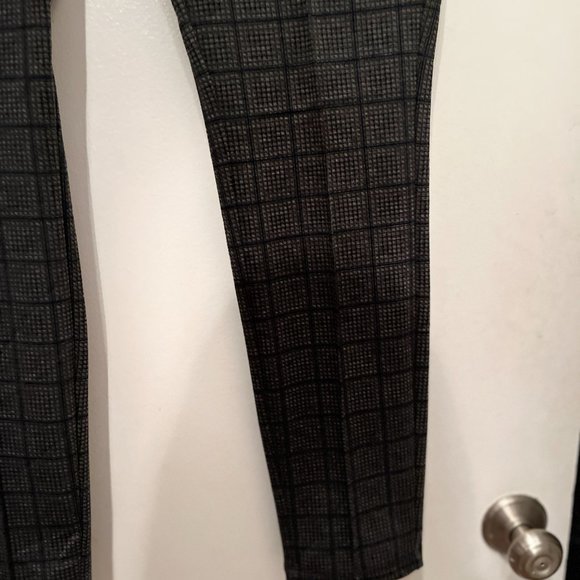 Philosophy Gray Checkered Elastic Waist Pants – Size Large - Picture 9 of 12